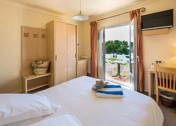 Logis Hotel Le Provencal Rest Les Muriers