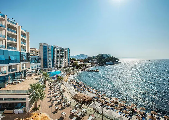 Charisma De Luxe Hotel