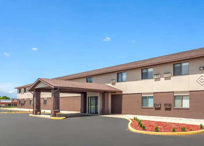 Baymont By Wyndham Oshkosh Airport