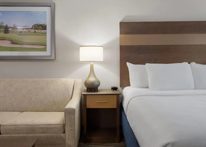 Little Crow Hotel & Conference, Trademark By Wyndham