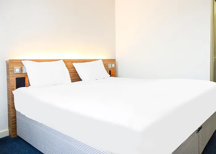 Go2 Lancaster Centre Hotel