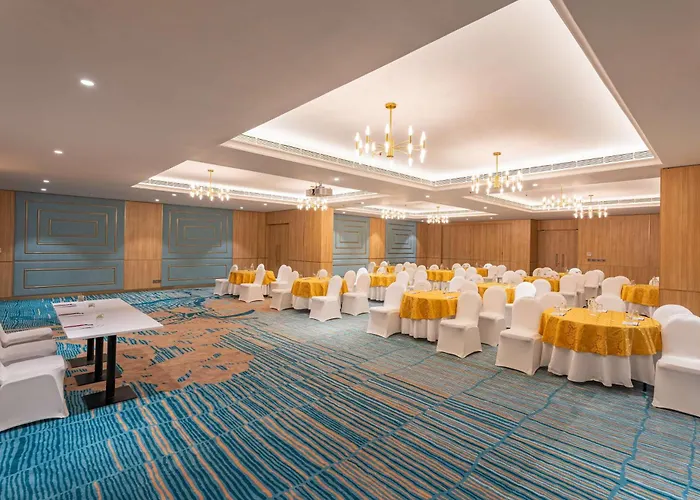 Park Inn & Suites By Radisson Thrissur East Fort