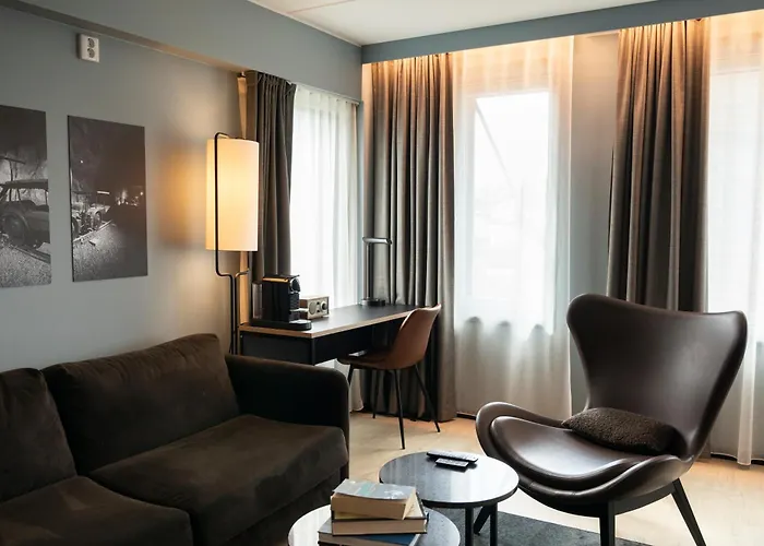 Home Hotel 1624
