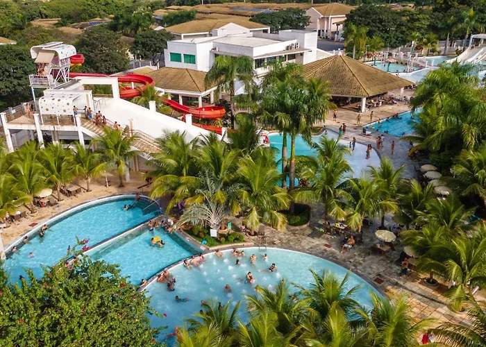 diRoma Lacqua IV direto com o Grupo diRoma com acesso ao Acqua Park e Café da manhã