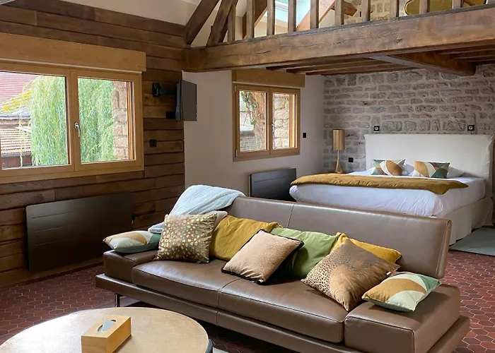 Logis Hotel & Restaurant - Auberge De L'Abbaye