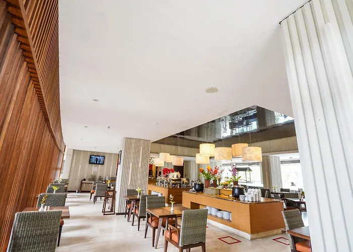 Soll Marina Hotel & Conference Center Bangka