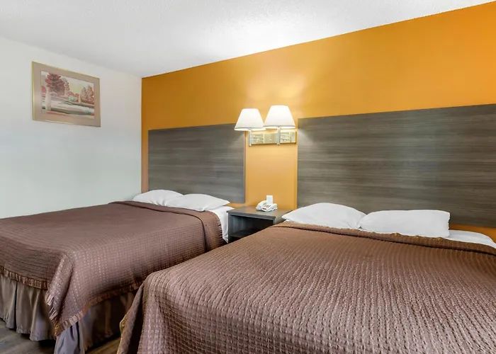 Riverside Inn & Suites