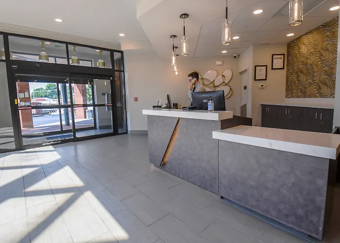 Euro-Suites Hotel