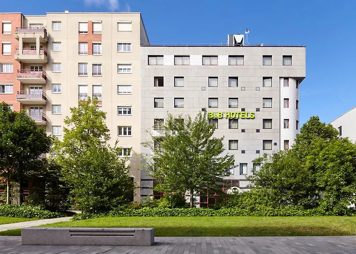 B&B Hotel Saint-Quentin-En-Yvelines Centre Gare 4 Etoiles