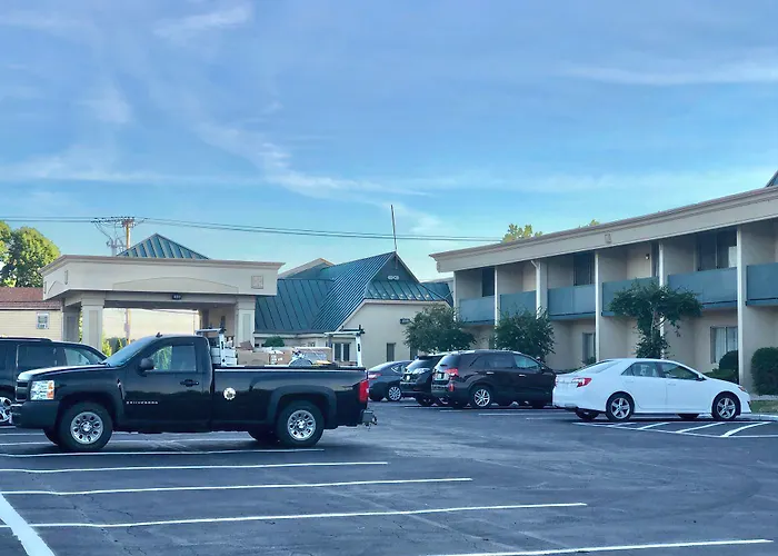 Riverview Inn & Suites