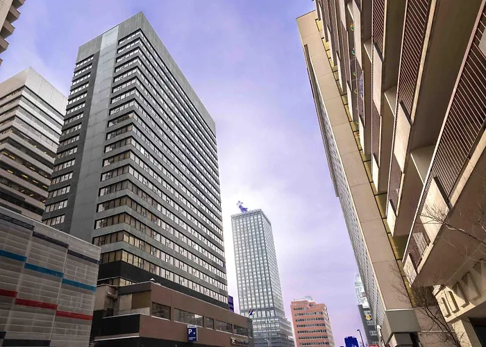 Sandman Signature Calgary Downtown Hotel