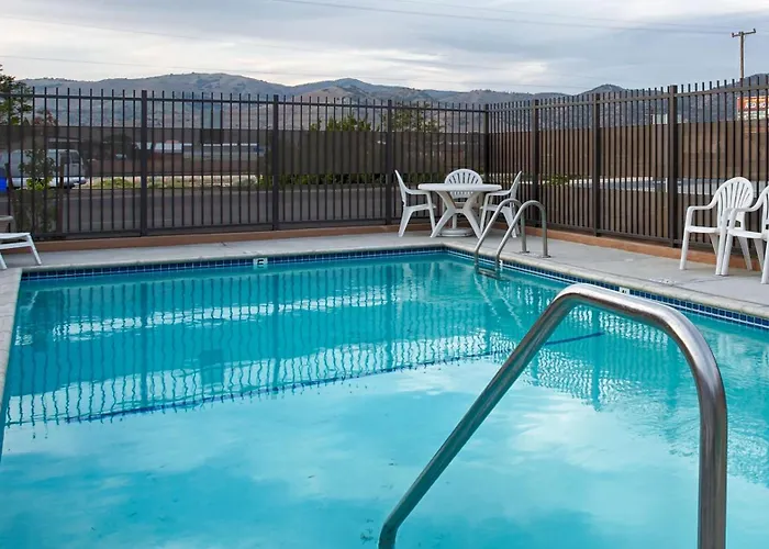 Surestay Hotel By Best Western Tehachapi