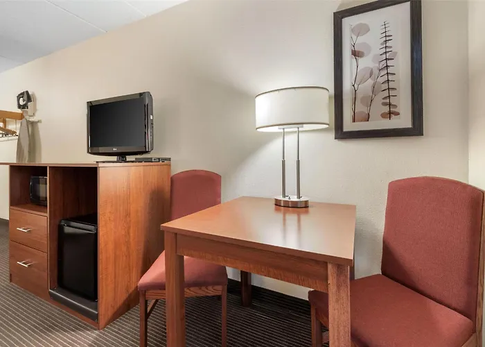 Surestay Plus Hotel By Best Western Litchfield