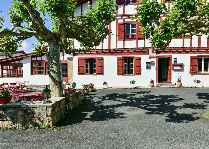 Logis Hotel Baratxartea
