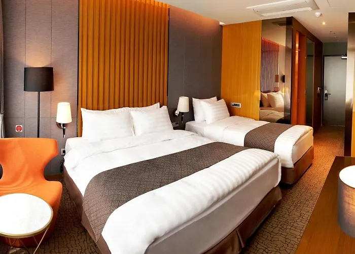 Traum Valley Hotel - Formerly Jeongseon Intoraon Hotel