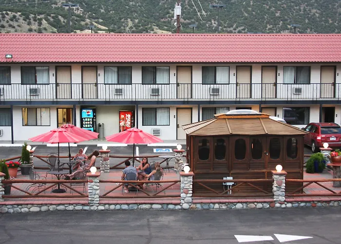Gateway Inn And Suites