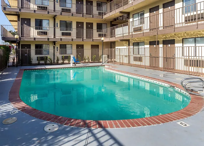 Hillstone Inn Tulare, An Ascend Collection Hotel