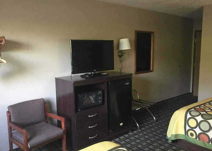 Super 8 By Wyndham Youngstown/Austintown