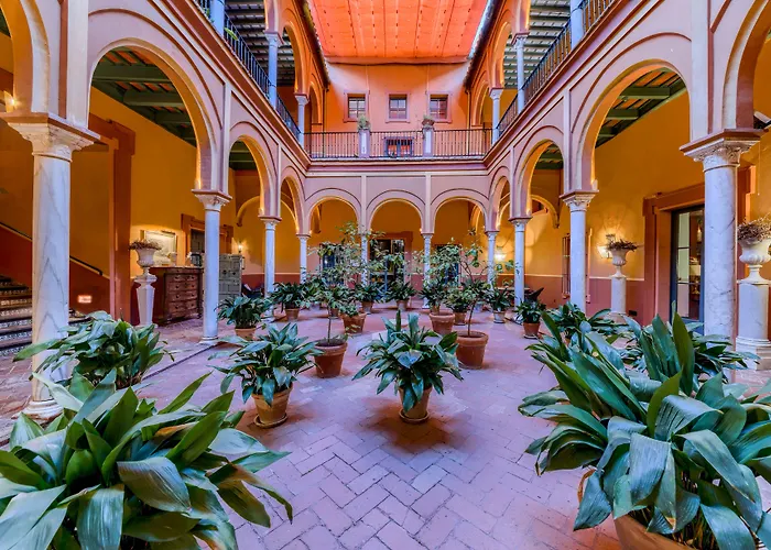 Casa Palacio De Carmona
