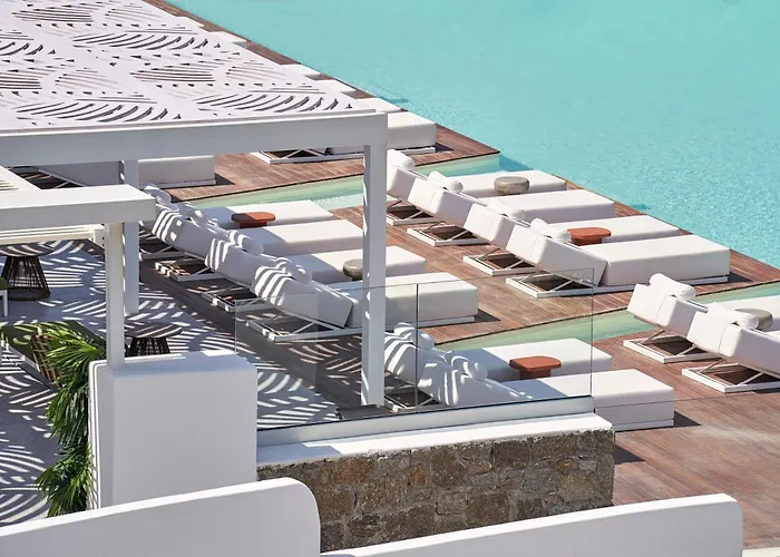 Kouros Hotel&Suites