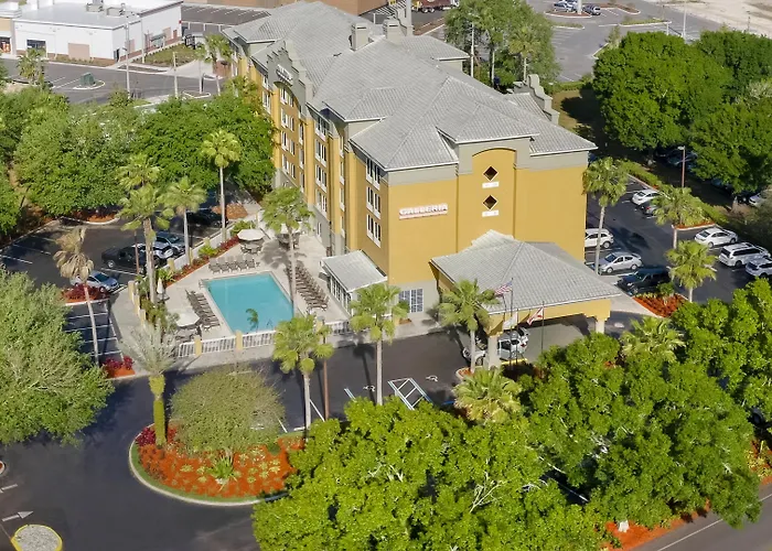 Galleria Palms Orlando - Free Theme Park Shuttles