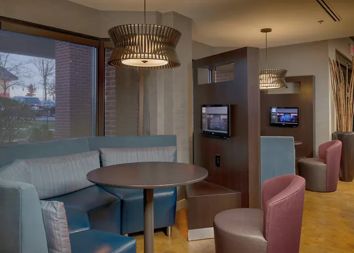 Courtyard By Marriott New Haven Orange