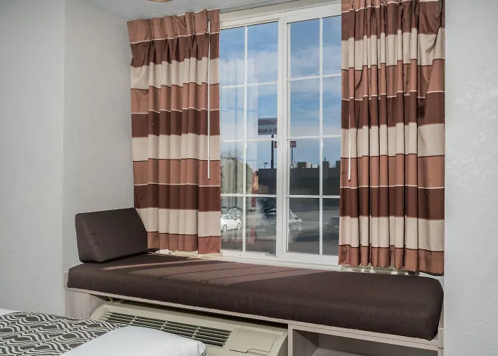 Microtel Inn & Suites By Wyndham Rochester North Mayo Clinic