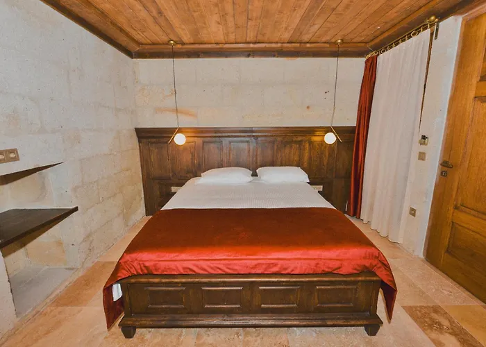 Evanthia Cave Suites