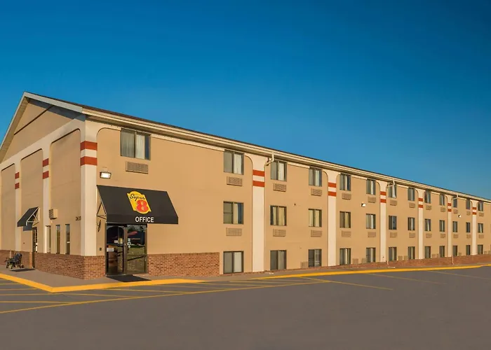 Super 8 By Wyndham Lincoln West