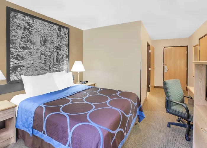 Super 8 By Wyndham Seville