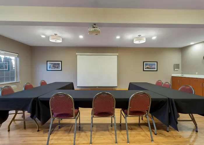 Best Western Plus Park Place Inn & Suites