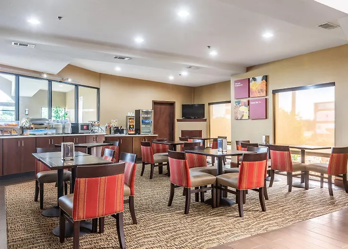 Comfort Suites Near Robins Air Force Base