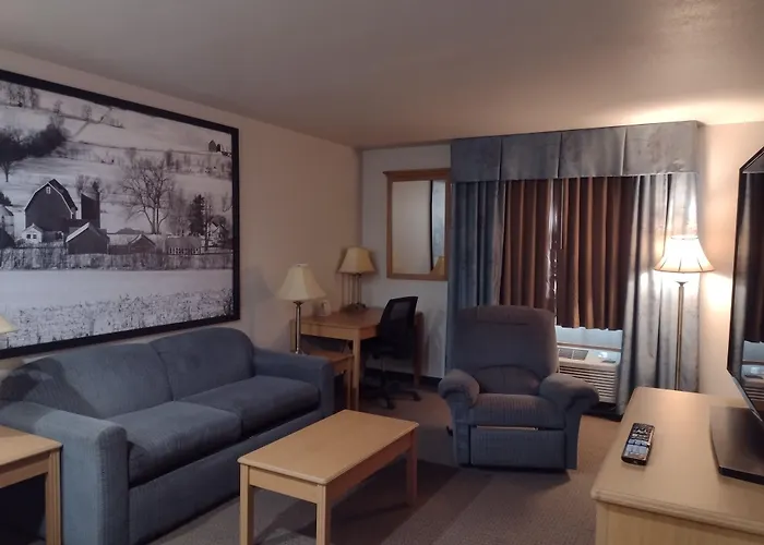 Super 8 By Wyndham Monroe Wi