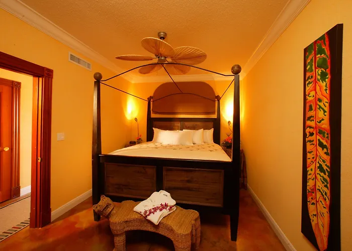 Pelican Bay Hotel