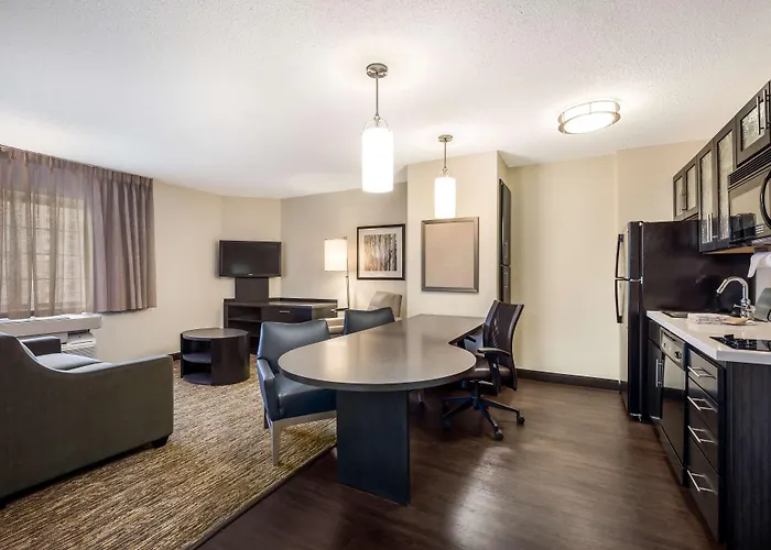 Sonesta Simply Suites Orange County Airport