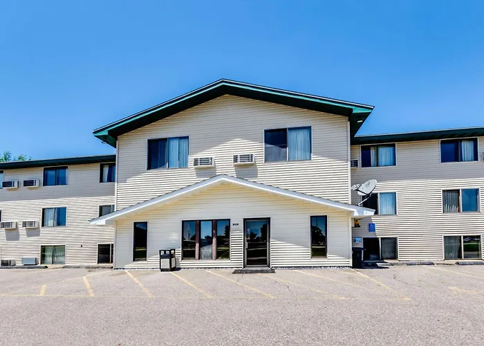 Howard Johnson By Wyndham Albert Lea
