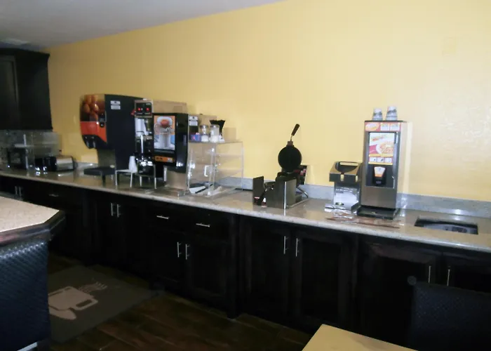Americas Best Value Inn & Suites Thief River Falls