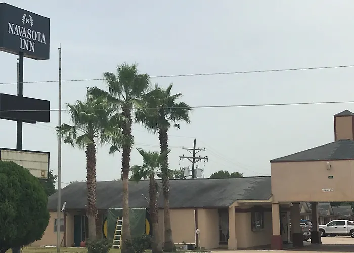 Navasota Inn