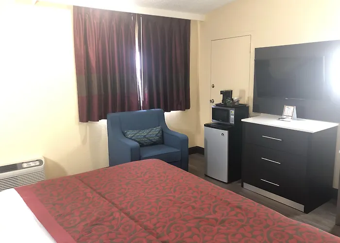 Days Inn By Wyndham Grove City Columbus South