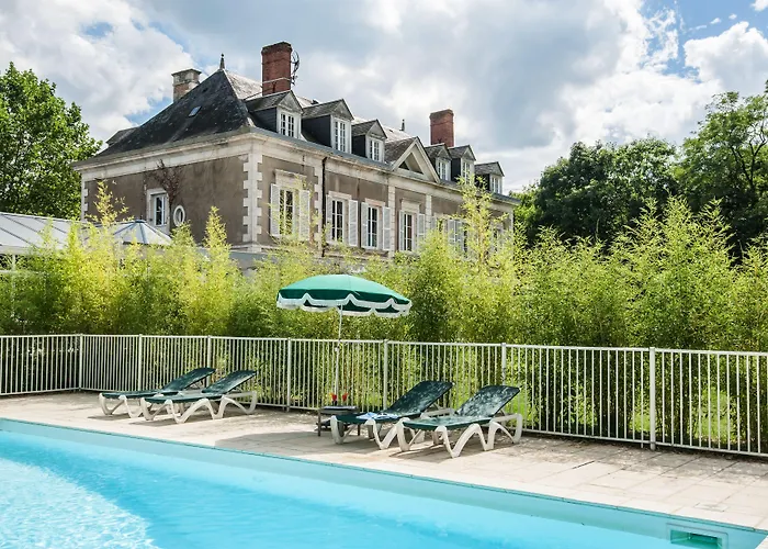 Logis Domaine De Valaudran