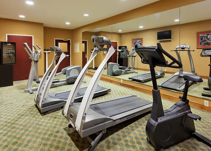Holiday Inn Express & Suites Tupelo By Ihg