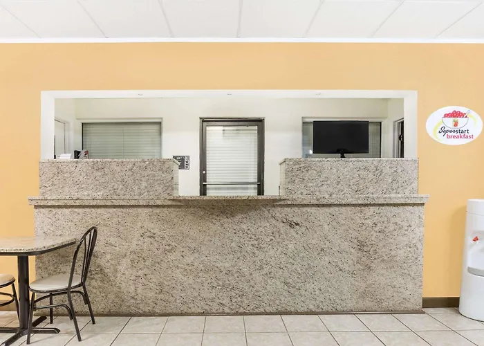 Super 8 By Wyndham Santee/I-95