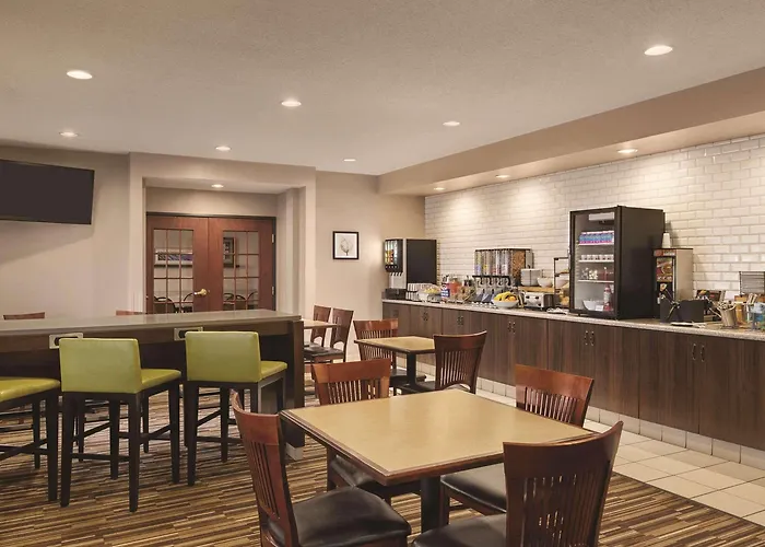 Country Inn & Suites By Radisson, Willmar, Mn