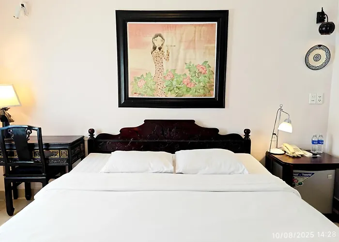 Hue Nino Hotel