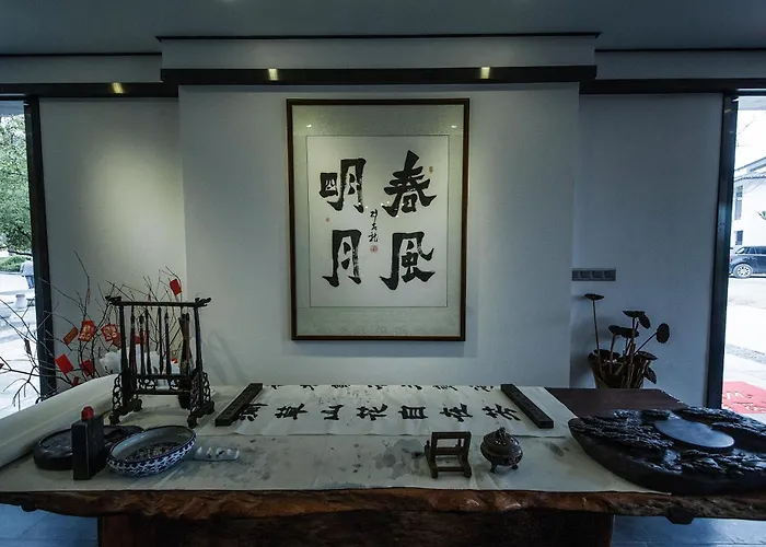 Secret Garden Lakefront Hotel 连住两晚享高铁站免费接站