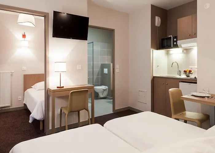 Comfort Triple Room Near Geneva