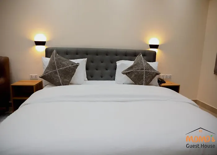 Momo'S Hotel