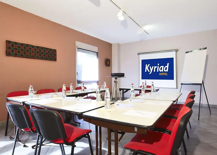 Kyriad Toulon Est Hyeres La Garde