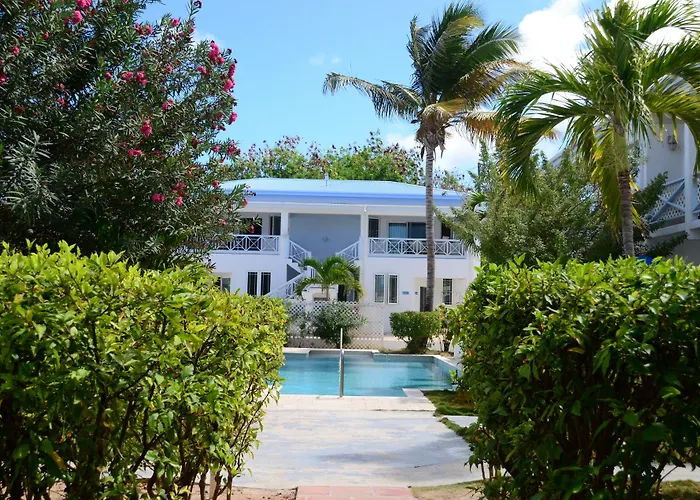 Shoal Bay Villas