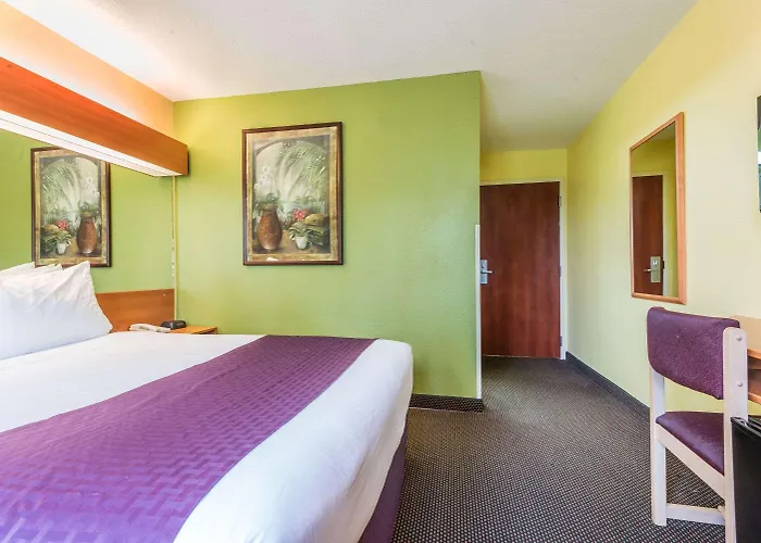 Microtel Inn & Suites By Wyndham Auburn